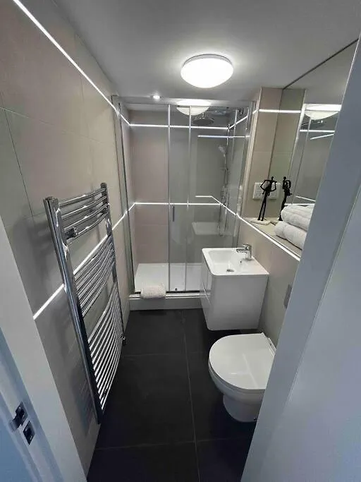 إدنبرة Timber Bush Apartments