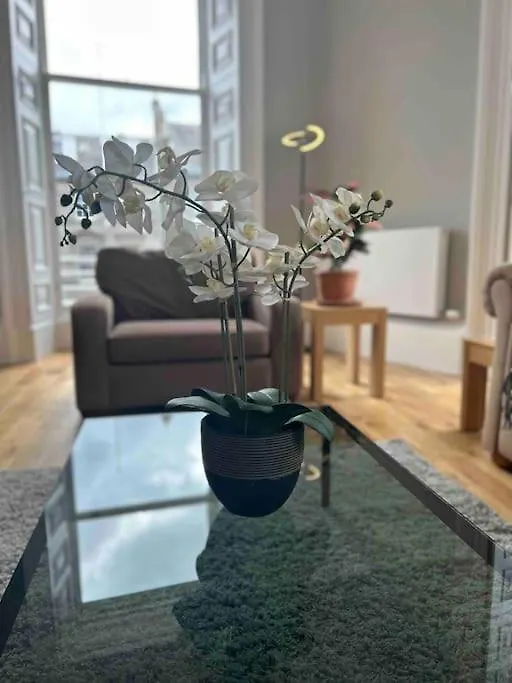 إدنبرة Timber Bush Apartments 0*,