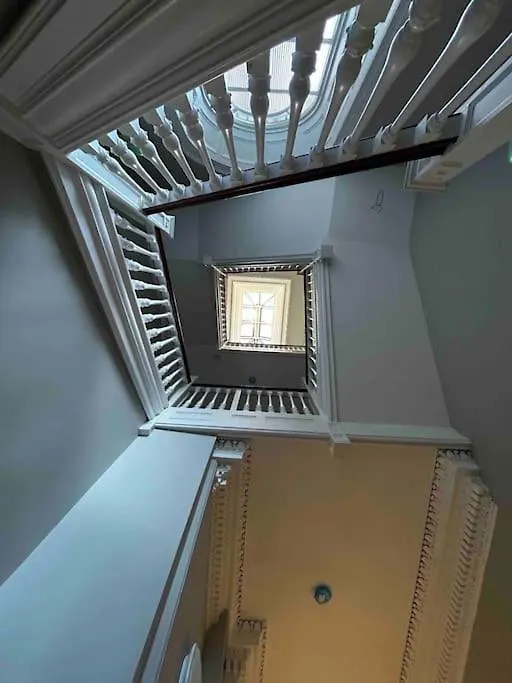 إدنبرة Timber Bush Apartments